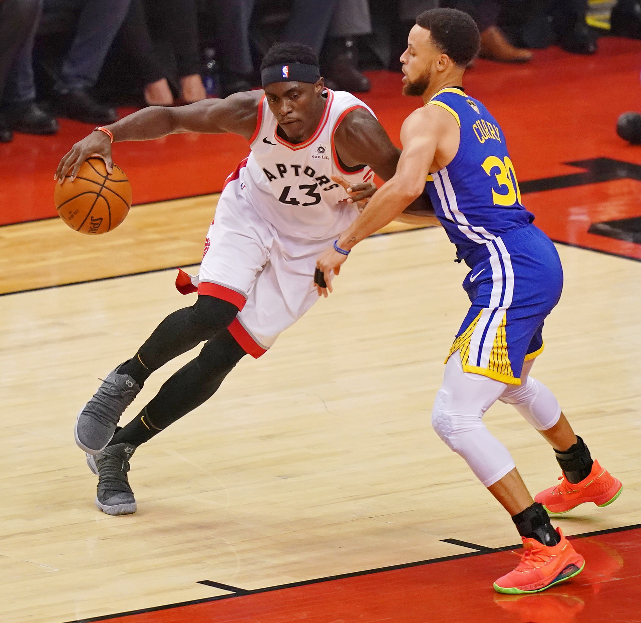 天津队力克深圳队,西亚卡姆高光表现 天津队力克深圳队,西亚卡姆高光表现