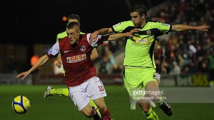 巴洛特利梅开二度，博洛尼亚主场大胜桑普