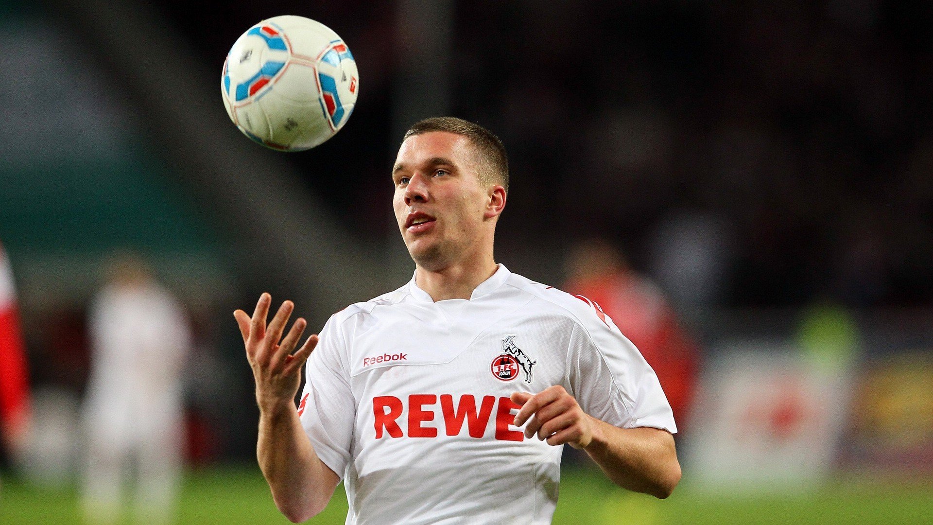 布克之夜,F1街道赛的聚光灯下,舞台越大他越强