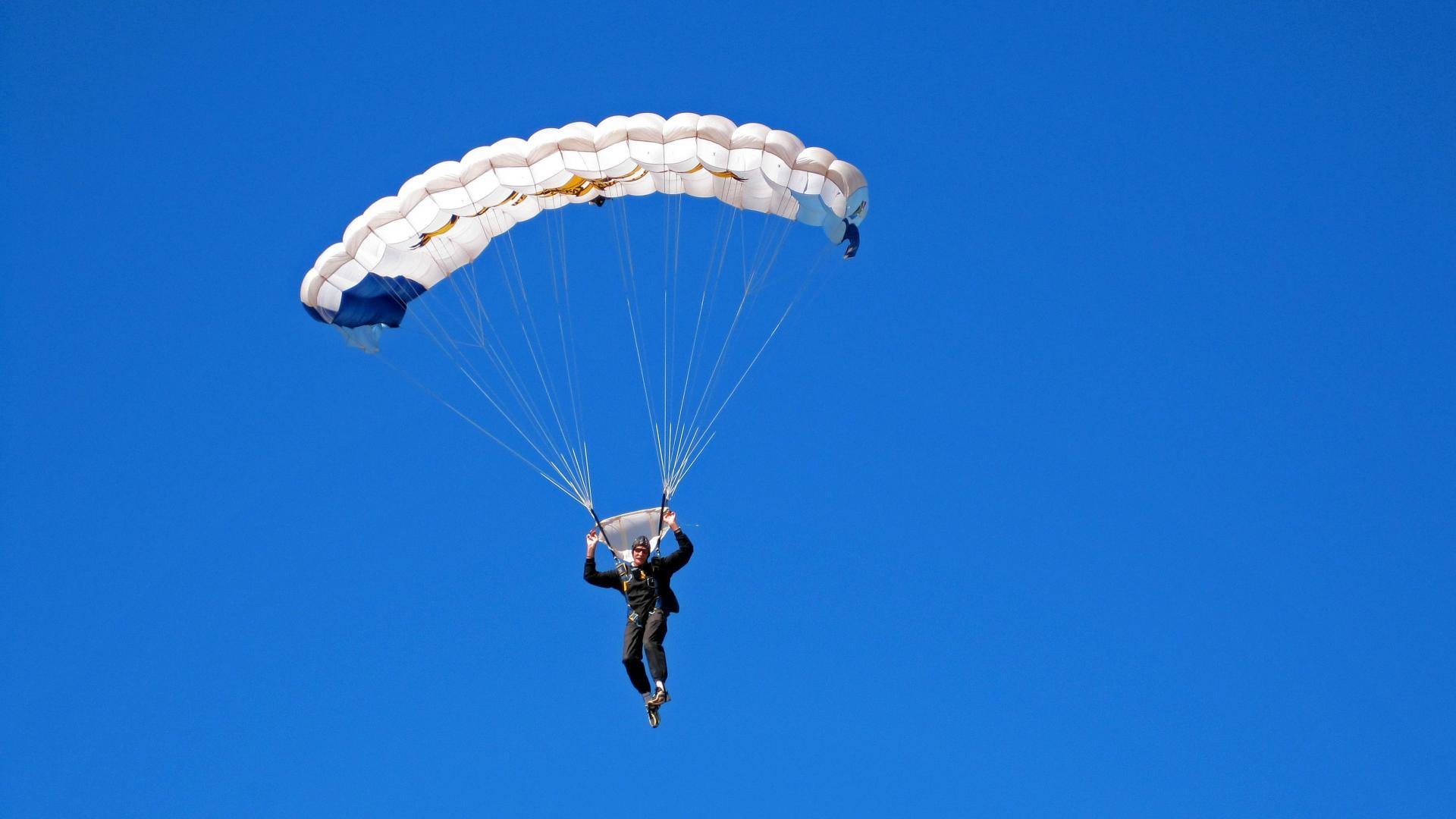 孤胆英雄的终章,乔治生死战接管西决,步行者提前终结魔术悬念