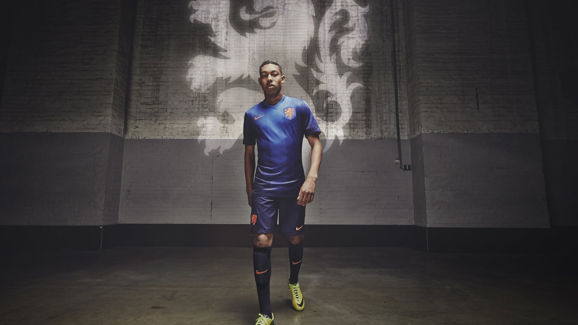 墨尔本奇迹，皮亚斯特里点燃赛场，梅赛德斯史诗逆转迈凯伦