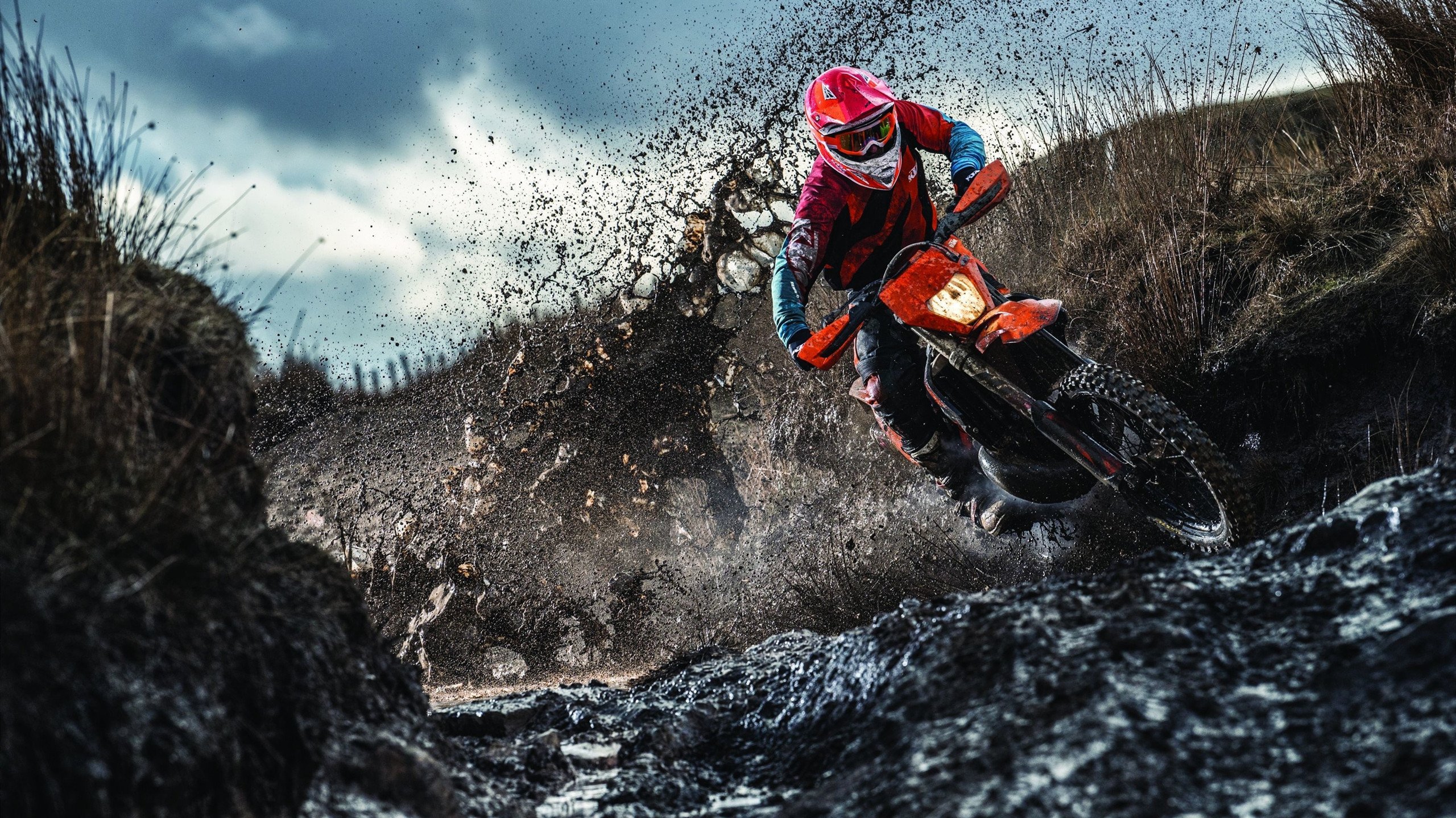 逆转之夜,阿尔瓦雷斯点燃圣西罗,国际米兰翻盘巴黎书写欧冠传奇